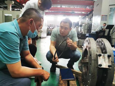 客户参观纪实:安特威智能蝶阀柔性产线 客户参观纪实:安特威智能蝶阀柔性产线