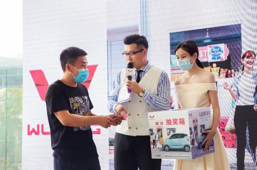 点击进入看图评论