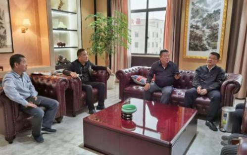 温州市政协副主席鲍小瓯率队走访良工阀门慰问民营企业家 温州市政协副主席鲍小瓯率队走访良工阀门慰问民营企业家