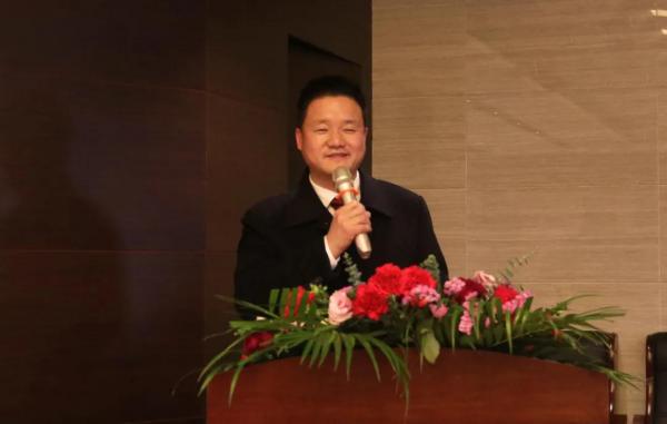 章其强同志作公司年度工作报告 章其强同志作公司年度工作报告