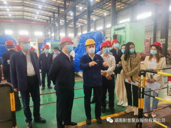 付书记深入生产现场调研 付书记深入生产现场调研