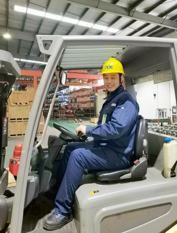 做一颗永不生锈的“螺丝钉”—访纽威石油设备制造部岳永军 做一颗永不生锈的“螺丝钉”—访纽威石油设备制造部岳永军