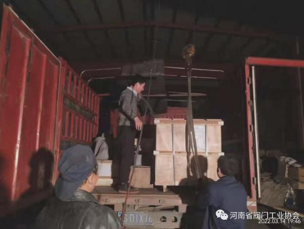 加班加点,深夜装车 加班加点,深夜装车