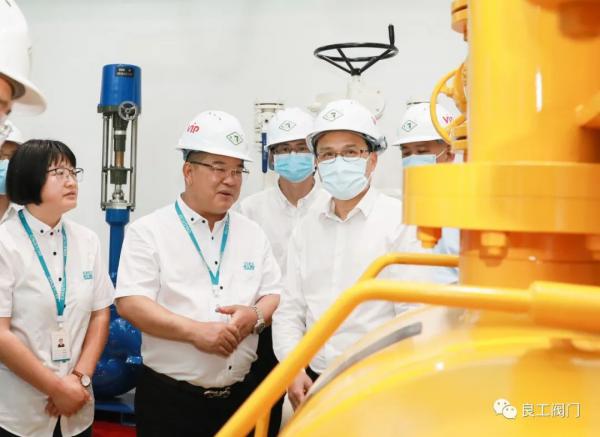 温州市政协主席陈作荣一行莅临良工阀门走访调研 温州市政协主席陈作荣一行莅临良工阀门走访调研