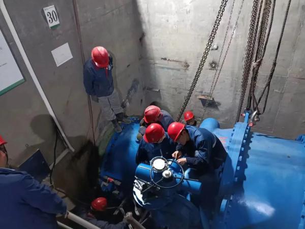 绍兴公用制水公司完成总管阮家湾调流阀成功更换 绍兴公用制水公司完成总管阮家湾调流阀成功更换