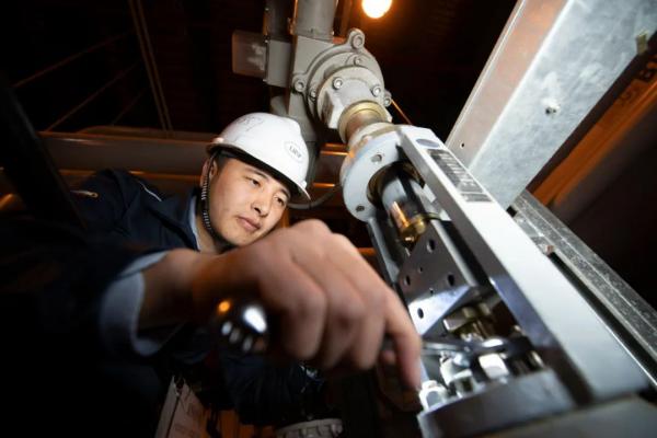 十年“磨”剑,终成核电安全阀检修能手—中国广核集团董广余 十年“磨”剑,终成核电安全阀检修能手—中国广核集团董广余