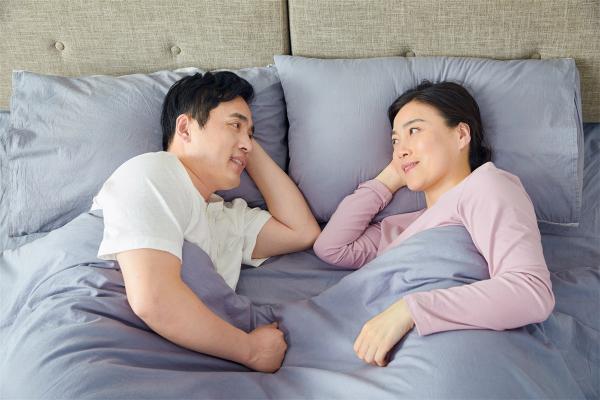 1709190371174571.jpg 2.29勃力健 摄图网_501313383_中年夫妻(企业商用).jpg