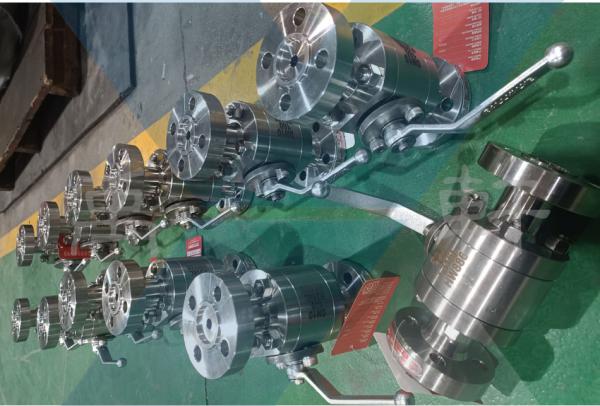 Q41F-160RL-DN10高压球阀装箱发往安庆一化工厂(图1) Q41F-160RL-DN10高压球阀装箱发往安庆一化工厂(图1)