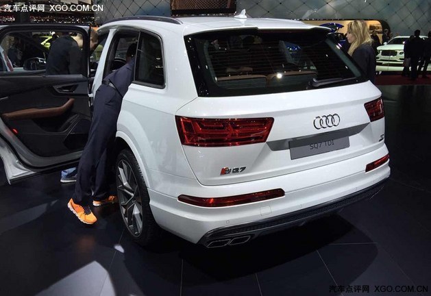 奥迪新SQ7首发 搭4.0L V8电子涡轮动力