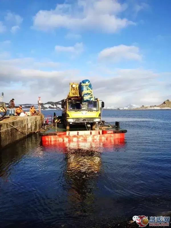 柳工汽车起重机靠岸