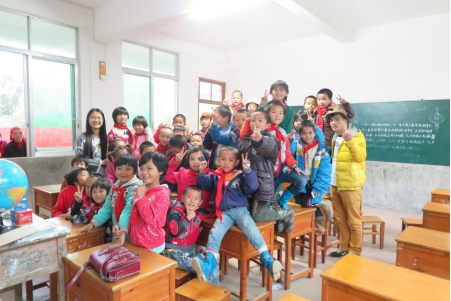 十年如一 汤臣倍健再赴韶关南雄希望小学爱心支教